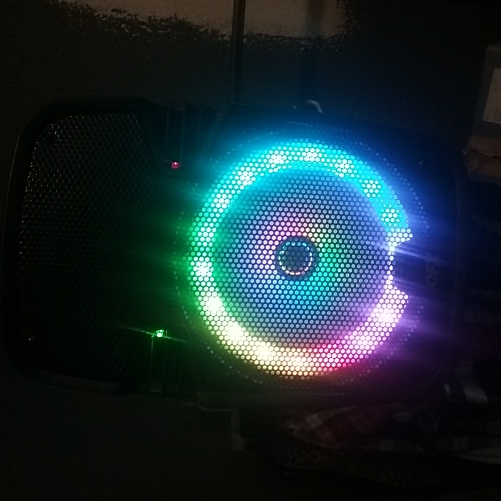 Lightup bluetooth speaker - Picture 2 of 4